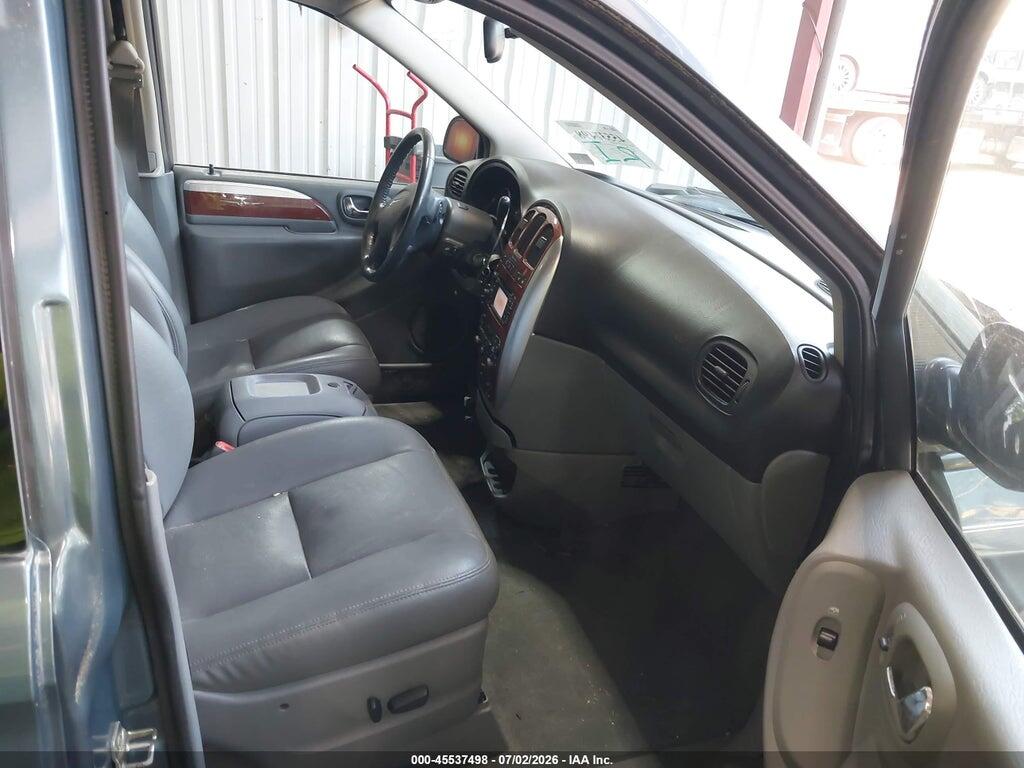 2C4GP64L15R233741 2005 CHRYSLER TOWN & COUNTRY photo no. 5