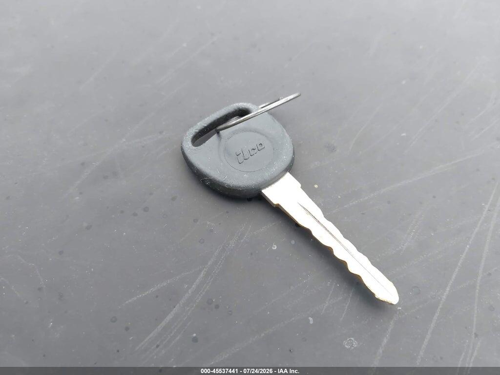 1G8ZP12821Z112219 2001 SATURN SC1 photo no. 11