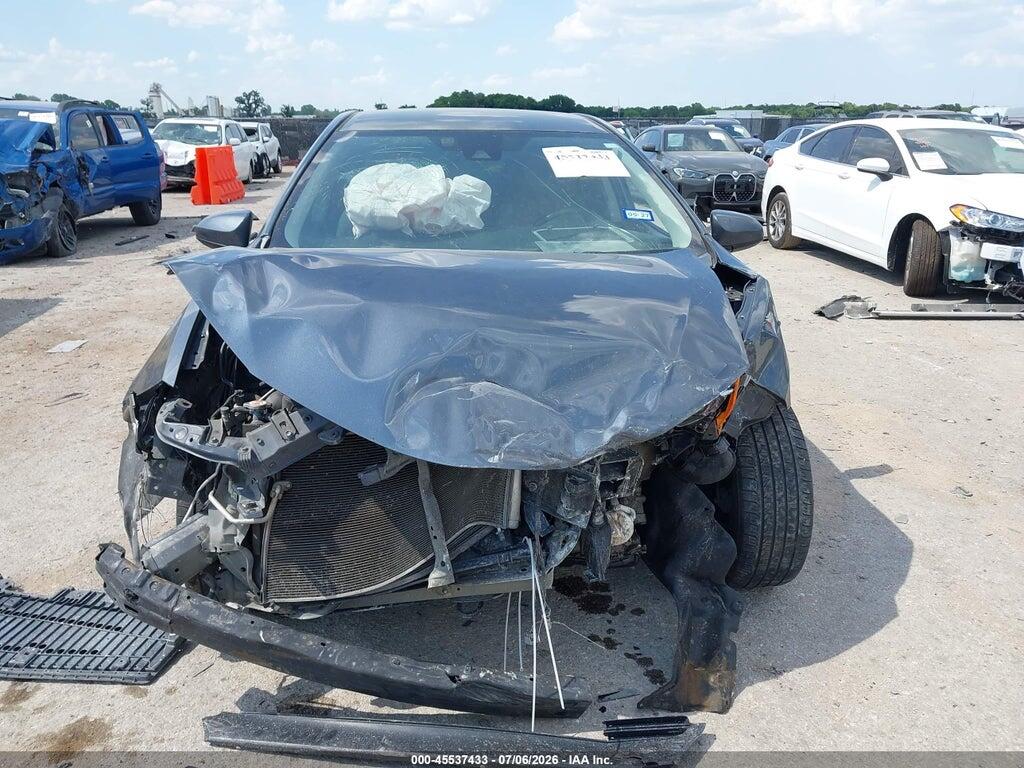 5YFBURHE6HP724312 2017 TOYOTA COROLLA photo no. 12