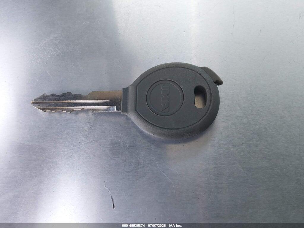 2C3JA53G25H138931 2005 CHRYSLER 300 photo no. 11