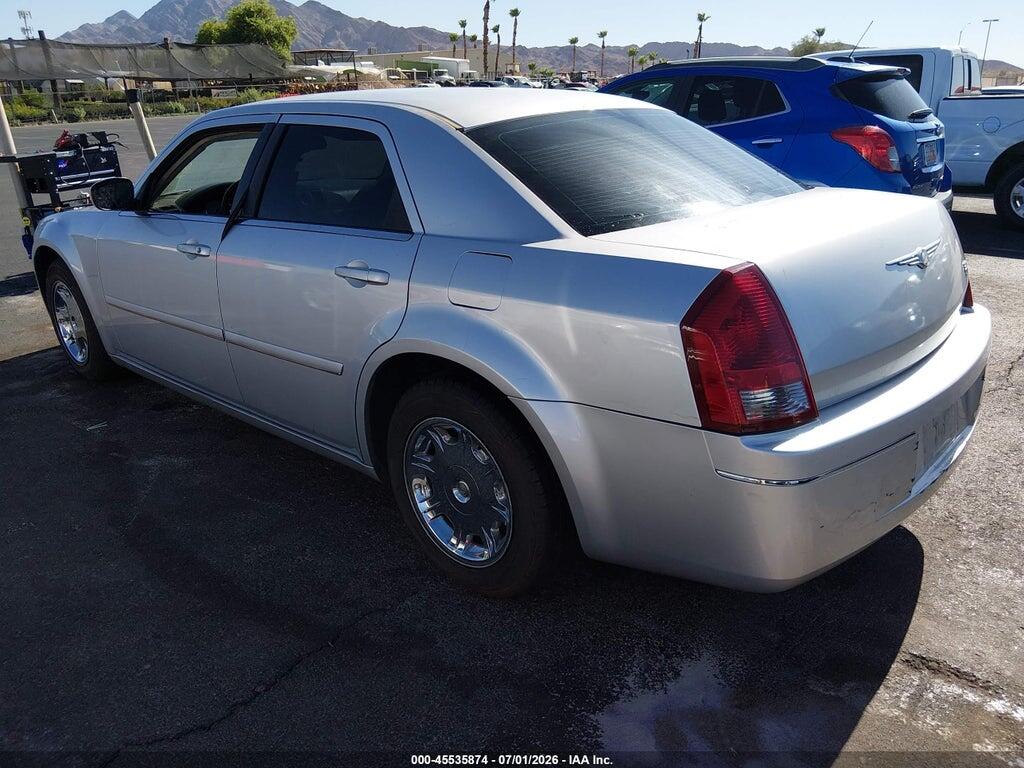 2C3JA53G25H138931 2005 CHRYSLER 300 photo no. 3