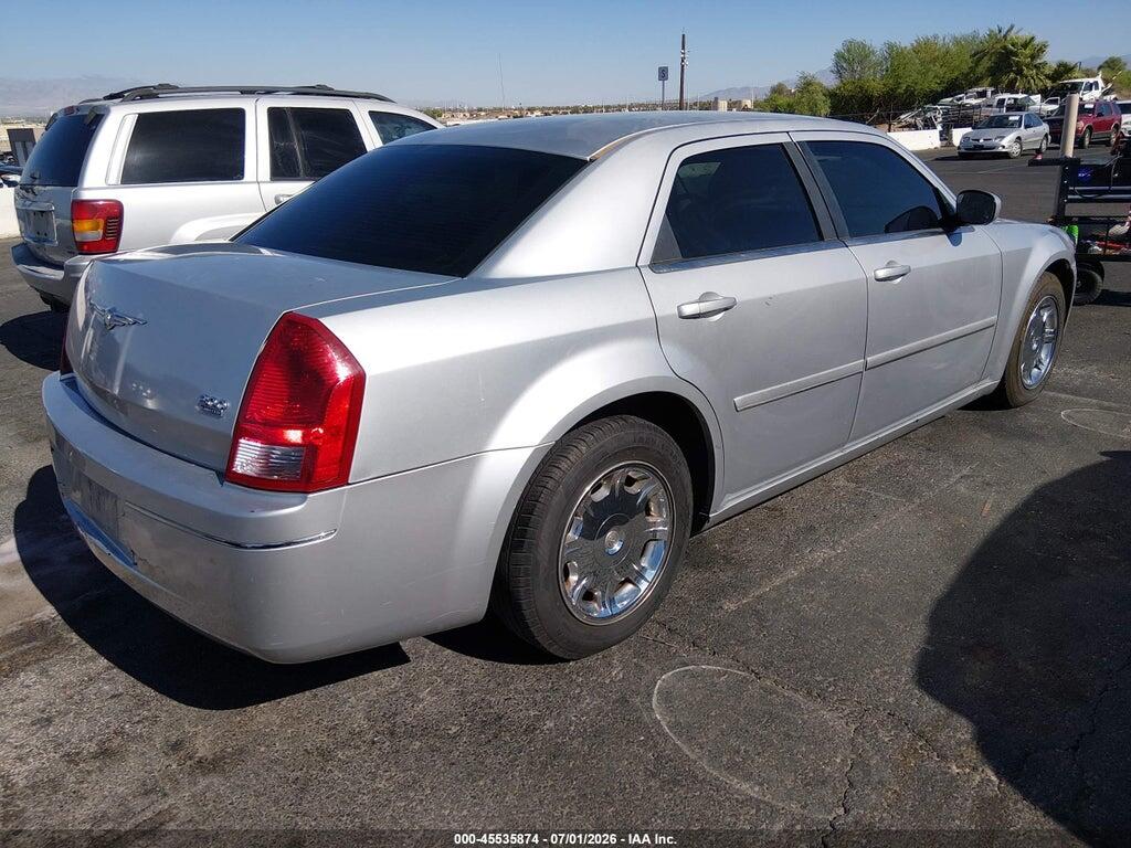 2C3JA53G25H138931 2005 CHRYSLER 300 photo no. 4