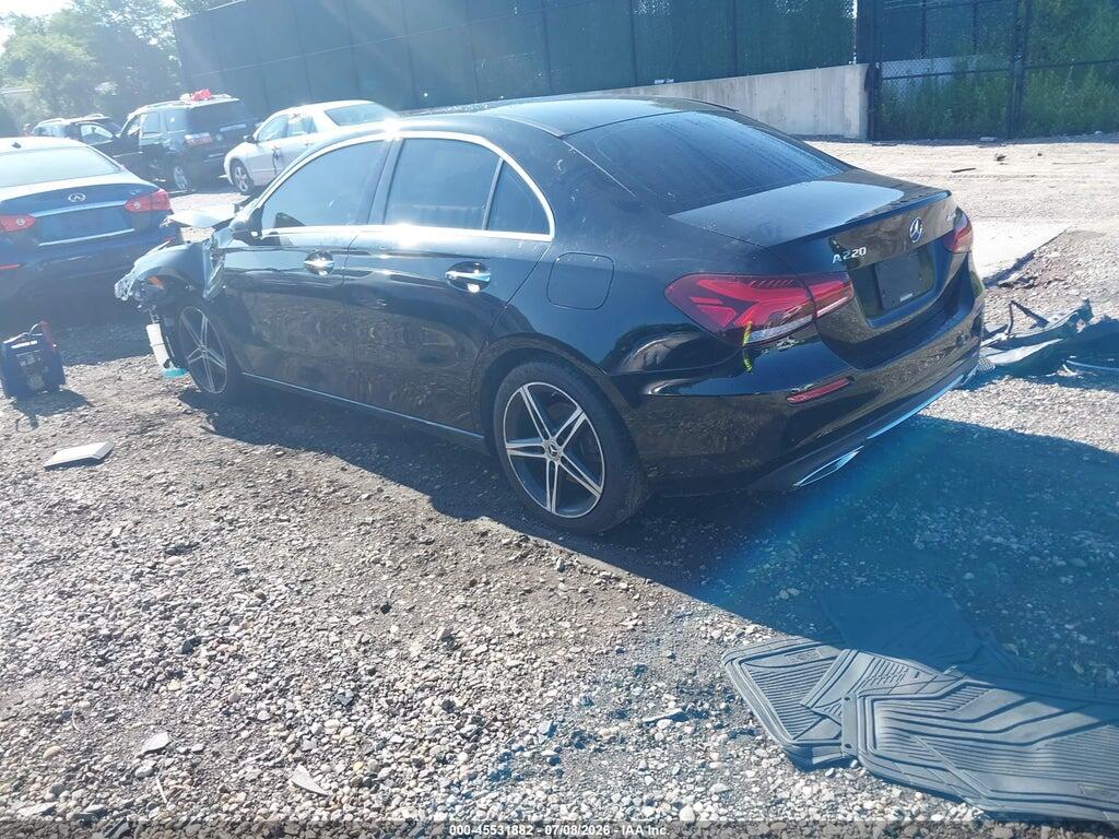 WDD3G4FB7KW022558 2019 MERCEDES-BENZ A 220 photo no. 3