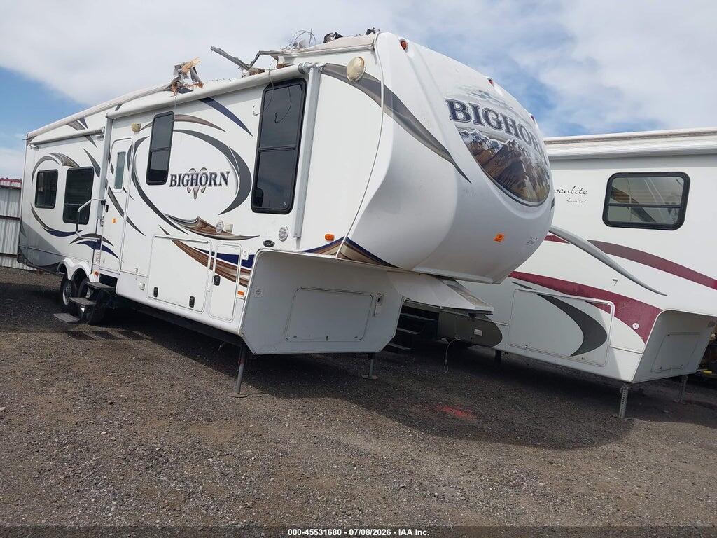 5SFBG3428DE252232 2013 HEARTLAND BIGHORN 32 FT photo no. 1
