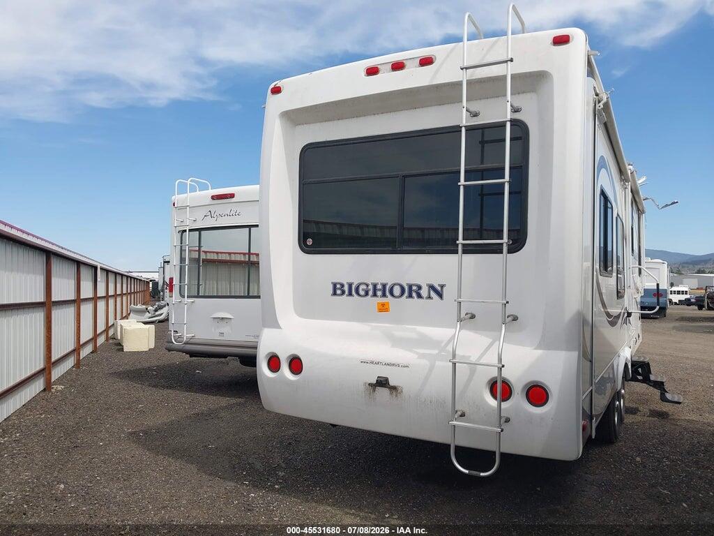 5SFBG3428DE252232 2013 HEARTLAND BIGHORN 32 FT photo no. 4