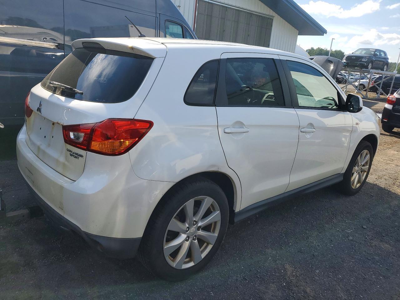 2014 MITSUBISHI OUTLANDER SPORT ES — Фото 3 из 13