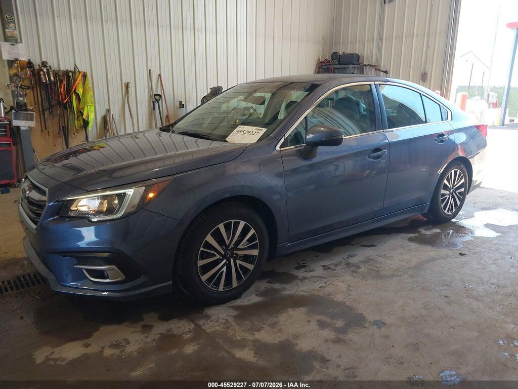 4S3BNAF66J3045049 2018 SUBARU LEGACY photo no. 2