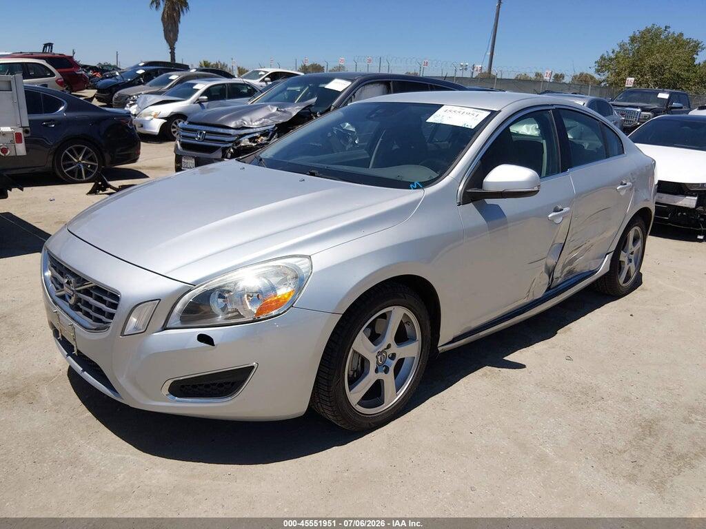 YV1612FS9D1231260 2013 VOLVO S60 photo no. 2