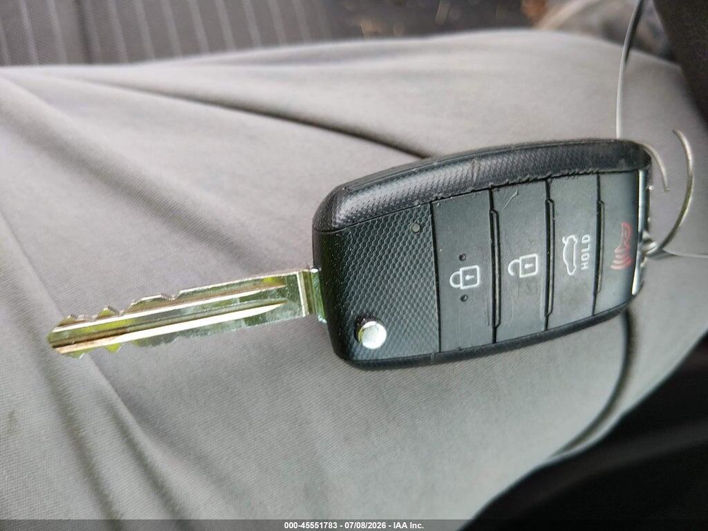 3KPFL4A79JE274861 2018 KIA FORTE photo no. 11