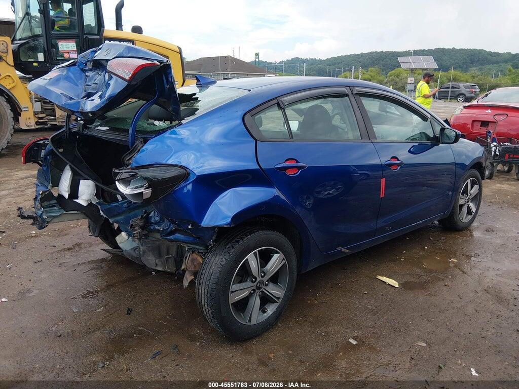3KPFL4A79JE274861 2018 KIA FORTE photo no. 4