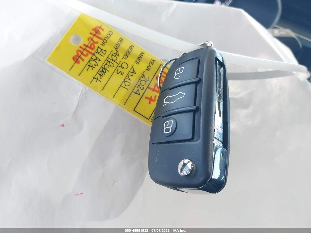 WA1DECF32R1115397 2024 AUDI Q3 photo no. 11