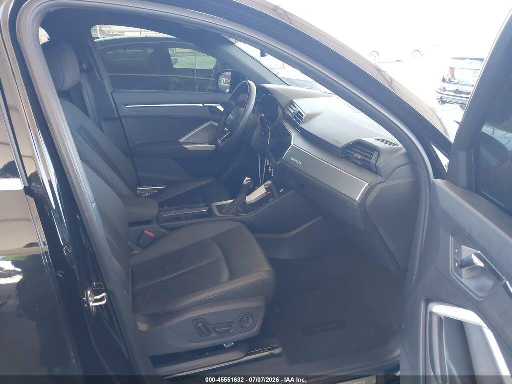 WA1DECF32R1115397 2024 AUDI Q3 photo no. 5