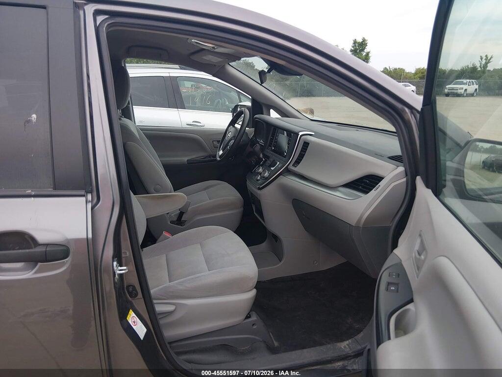 5TDZZ3DC1KS012693 2019 TOYOTA SIENNA photo no. 5