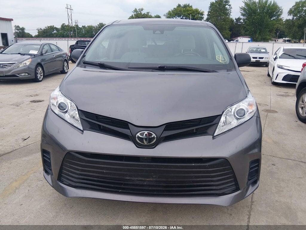 5TDZZ3DC1KS012693 2019 TOYOTA SIENNA photo no. 6