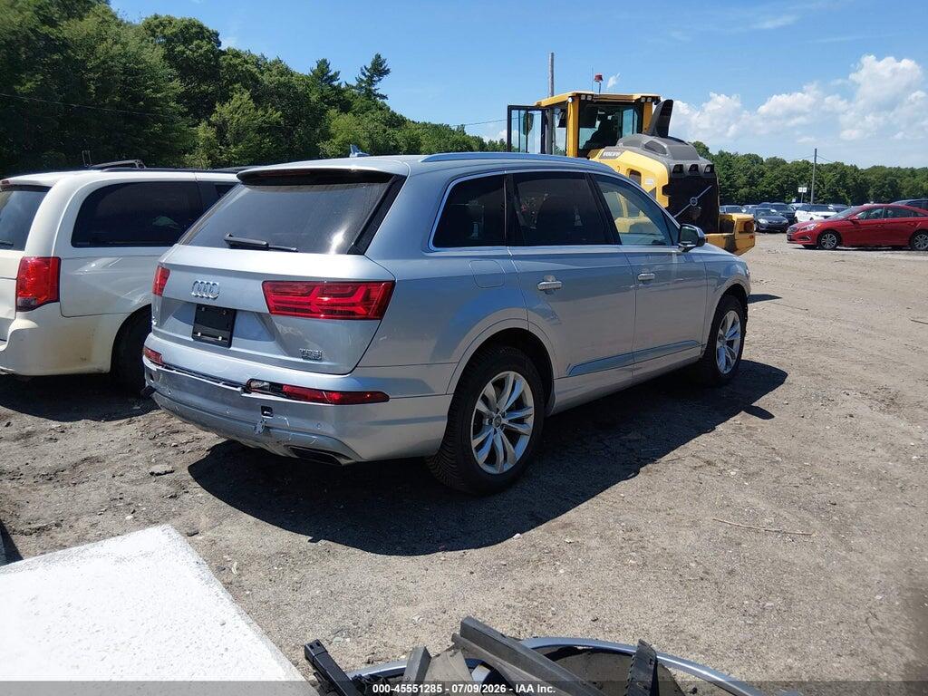 WA1LAAF70HD047239 2017 AUDI Q7 photo no. 4