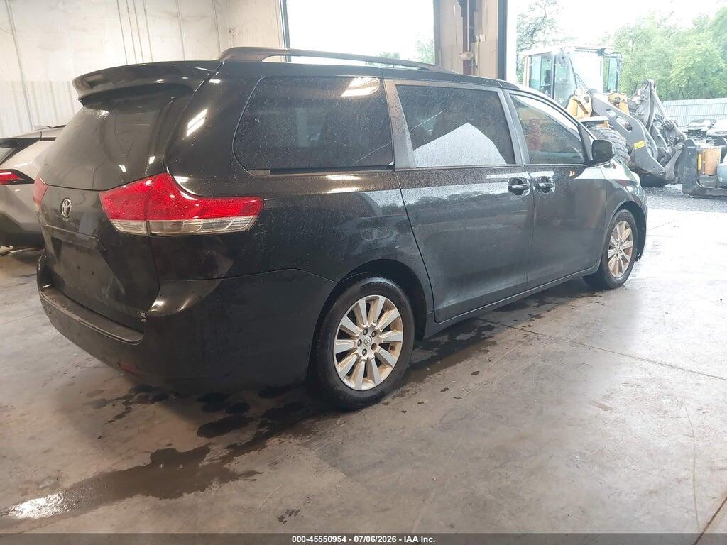 5TDDK3DC3DS066692 2013 TOYOTA SIENNA photo no. 4