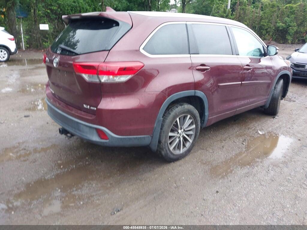 5TDJZRFH1JS857714 2018 TOYOTA HIGHLANDER photo no. 4