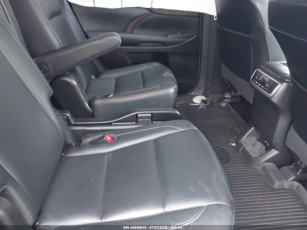 5TDJZRFH1JS857714 2018 TOYOTA HIGHLANDER photo no. 8
