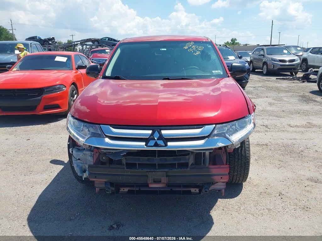 JA4AD2A33JZ069804 2018 MITSUBISHI OUTLANDER photo no. 12