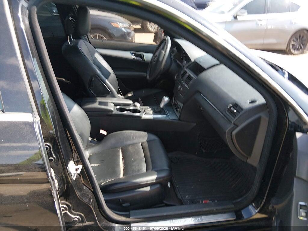 WDDGF5EB8AR086696 2010 MERCEDES-BENZ C 300 photo no. 5