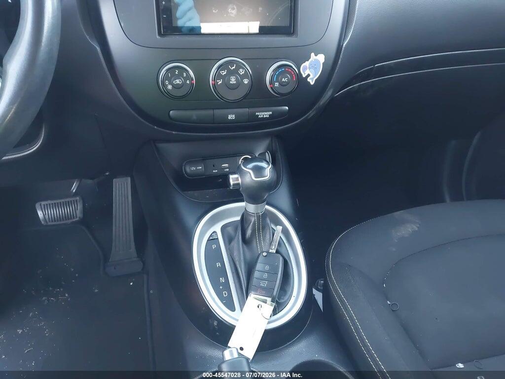 KNDJP3A51G7261327 2016 KIA SOUL photo no. 11