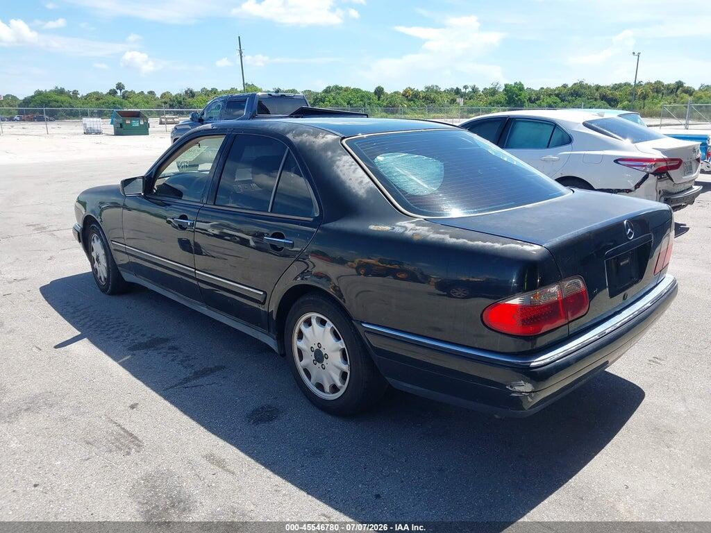 WDBJF65H4XA833887 1999 MERCEDES-BENZ E 320 photo no. 3