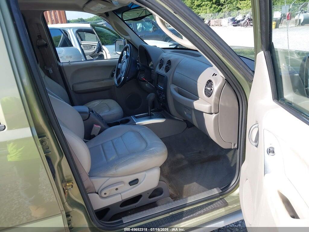 1J4GL38K74W221475 2004 JEEP LIBERTY photo no. 5