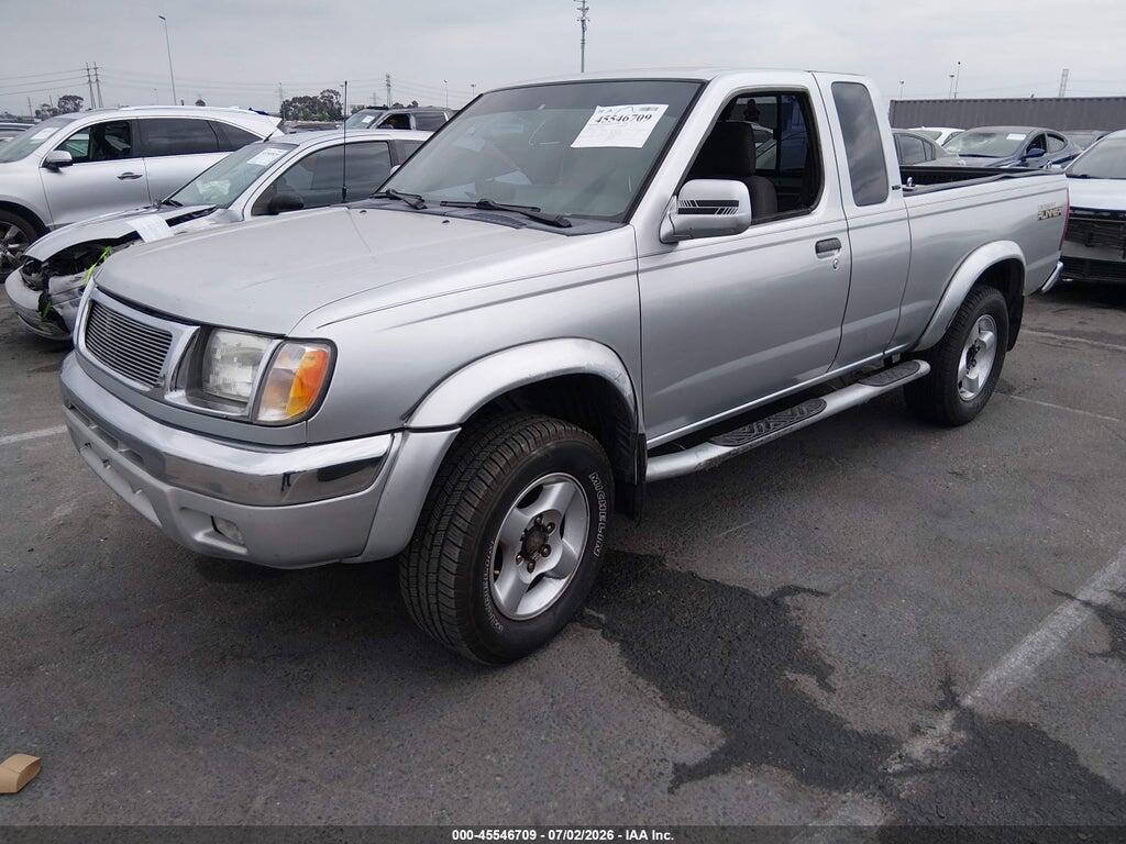 1N6ED26TXYC354056 2000 NISSAN FRONTIER photo no. 2