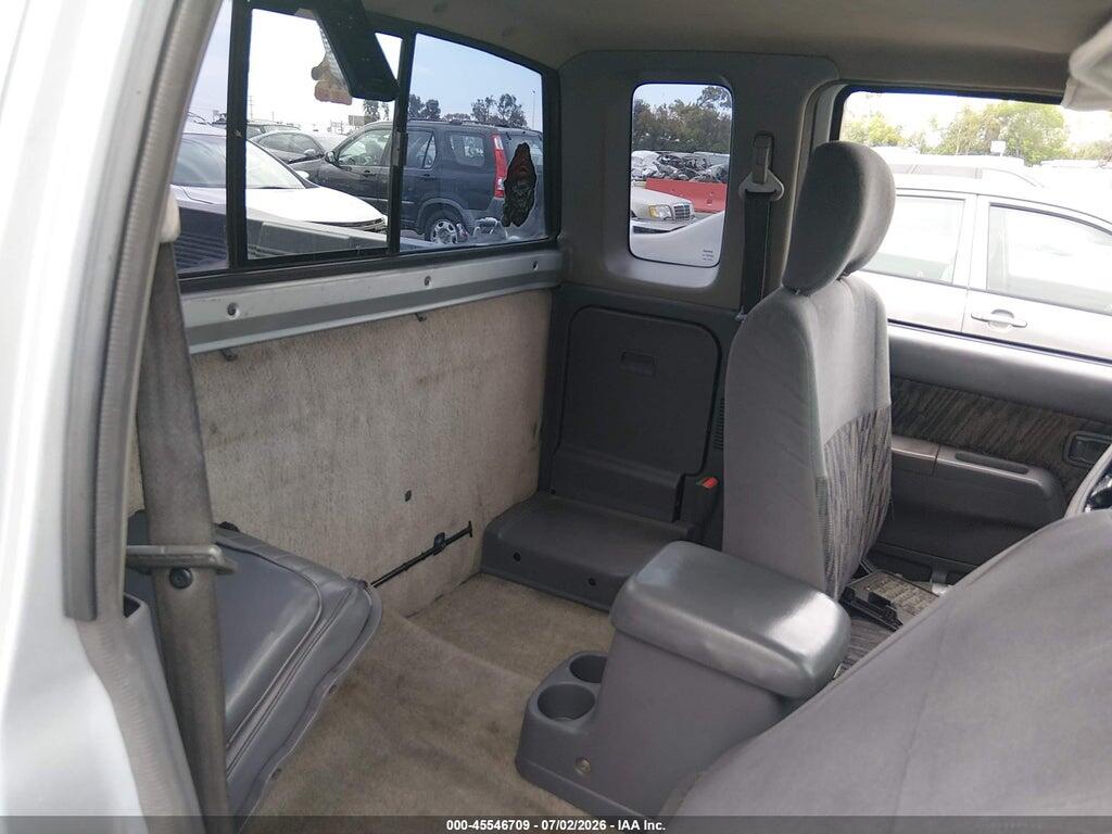 1N6ED26TXYC354056 2000 NISSAN FRONTIER photo no. 8