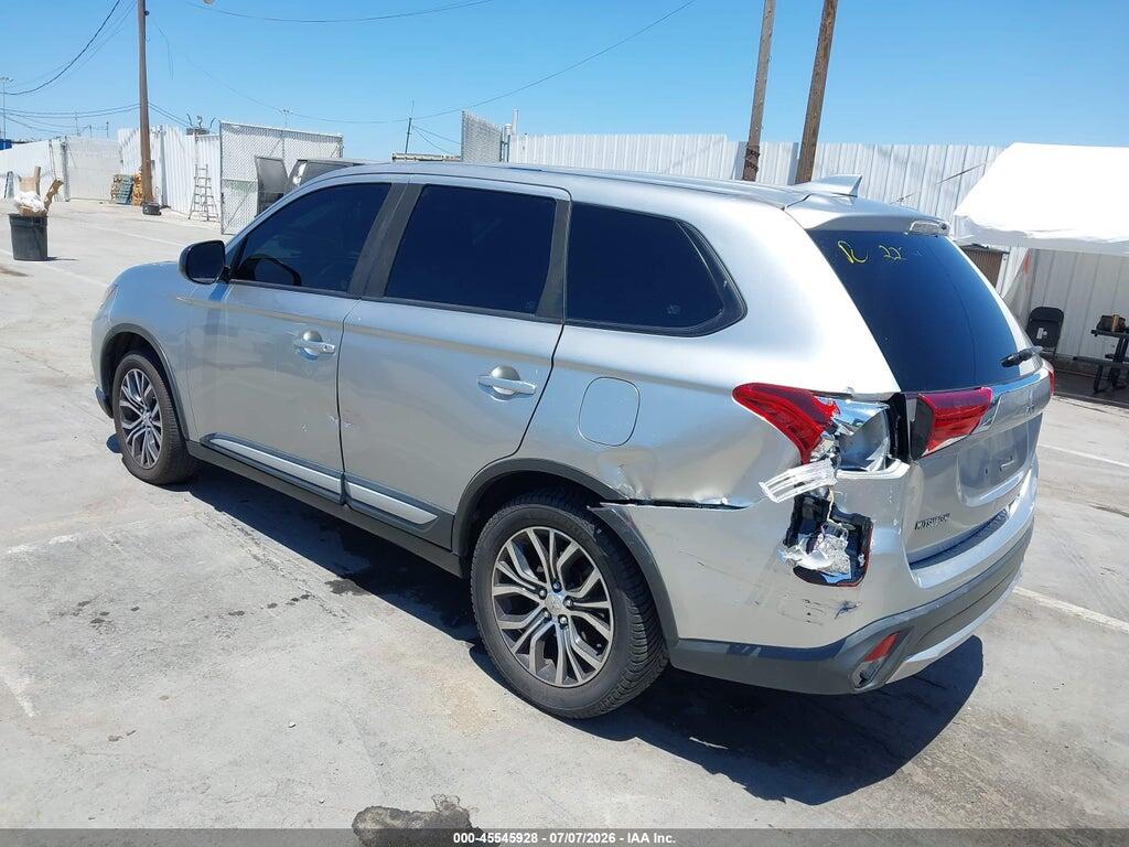 JA4AZ3A37JZ052916 2018 MITSUBISHI OUTLANDER photo no. 3