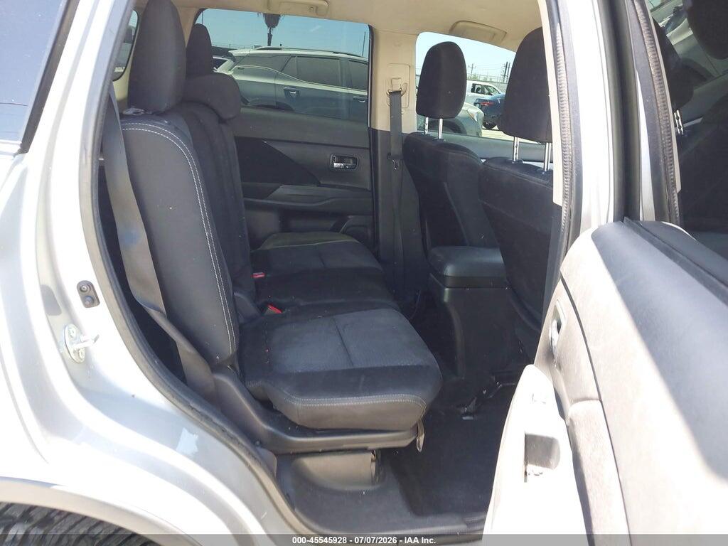 JA4AZ3A37JZ052916 2018 MITSUBISHI OUTLANDER photo no. 8