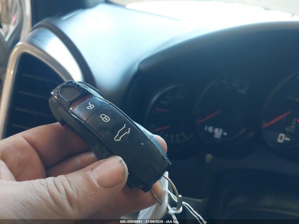 WP1AA2A28GKA12052 2016 PORSCHE CAYENNE photo no. 11