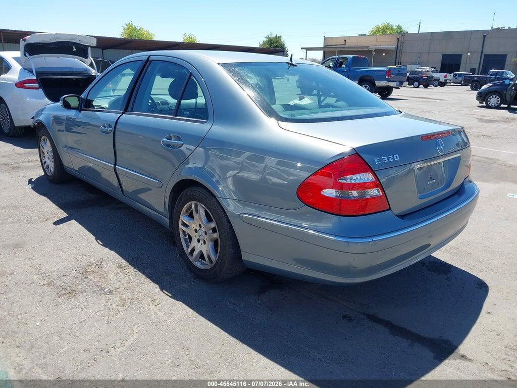 WDBUF65J65A727793 2005 MERCEDES-BENZ E 320 photo no. 3