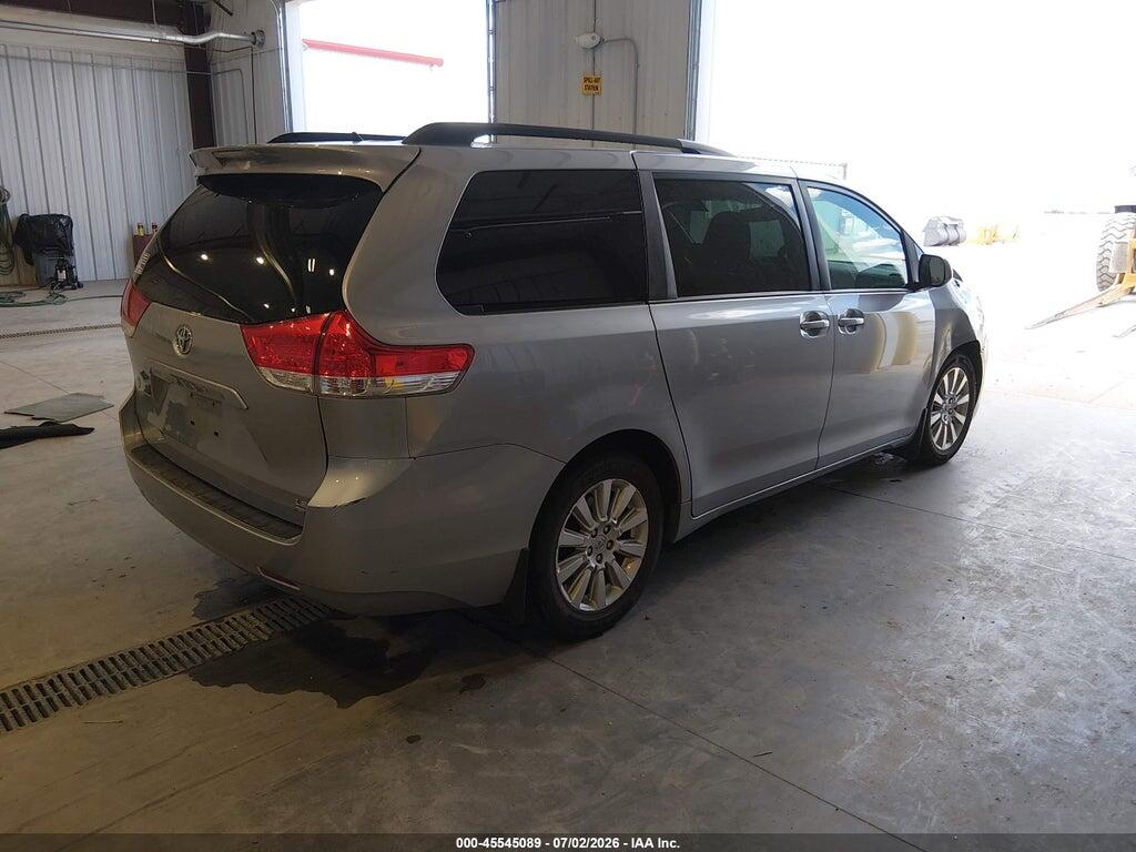 5TDJK3DC0CS042867 2012 TOYOTA SIENNA photo no. 4