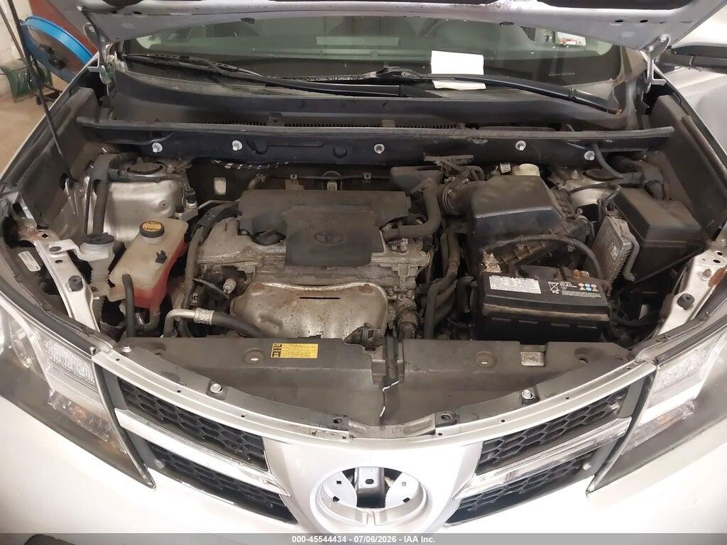 2T3RFREV1FW241990 2015 TOYOTA RAV4 photo no. 10