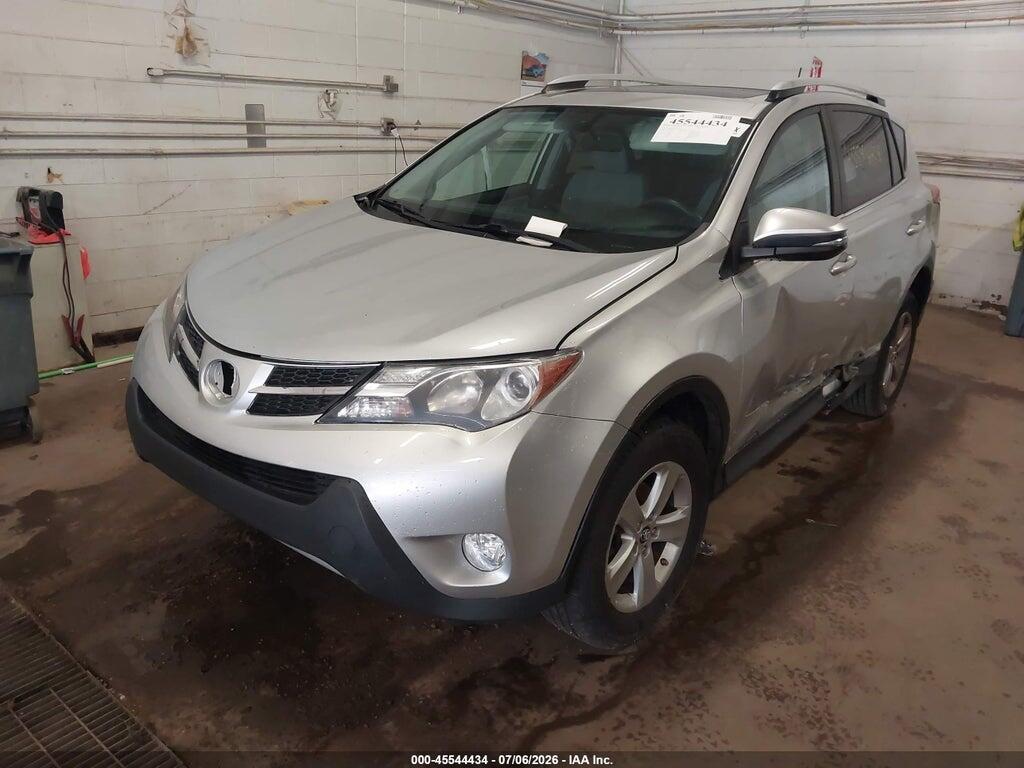 2T3RFREV1FW241990 2015 TOYOTA RAV4 photo no. 2