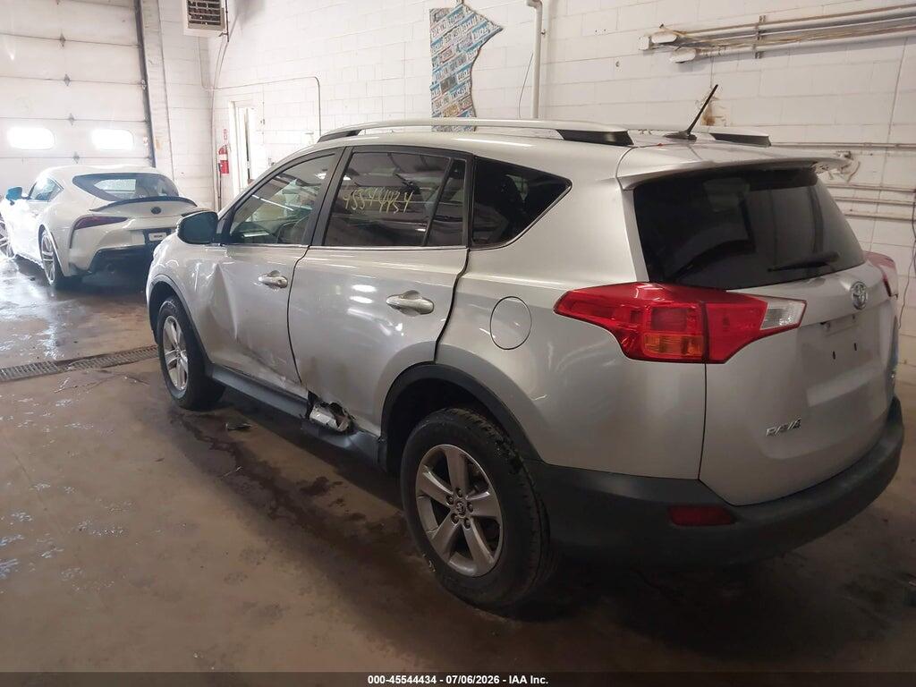 2T3RFREV1FW241990 2015 TOYOTA RAV4 photo no. 3