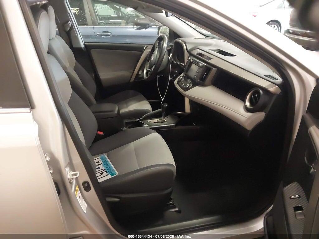 2T3RFREV1FW241990 2015 TOYOTA RAV4 photo no. 5