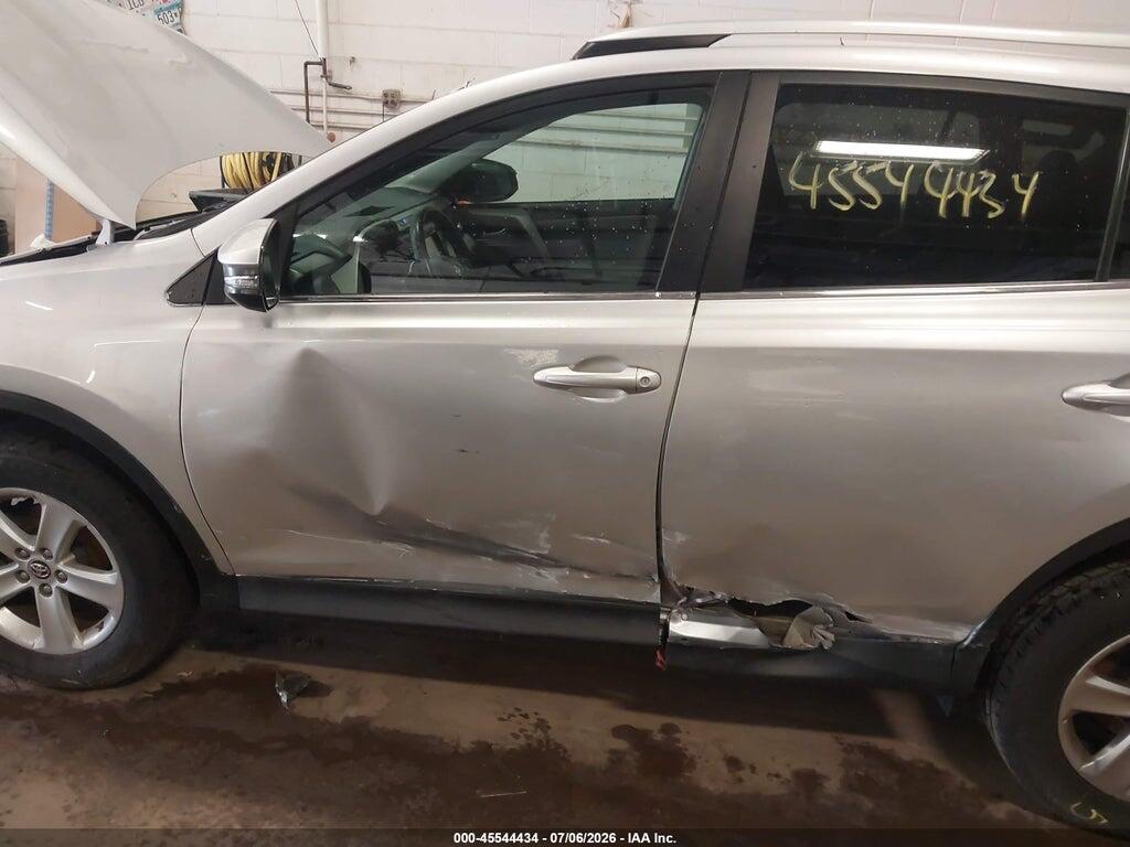 2T3RFREV1FW241990 2015 TOYOTA RAV4 photo no. 6