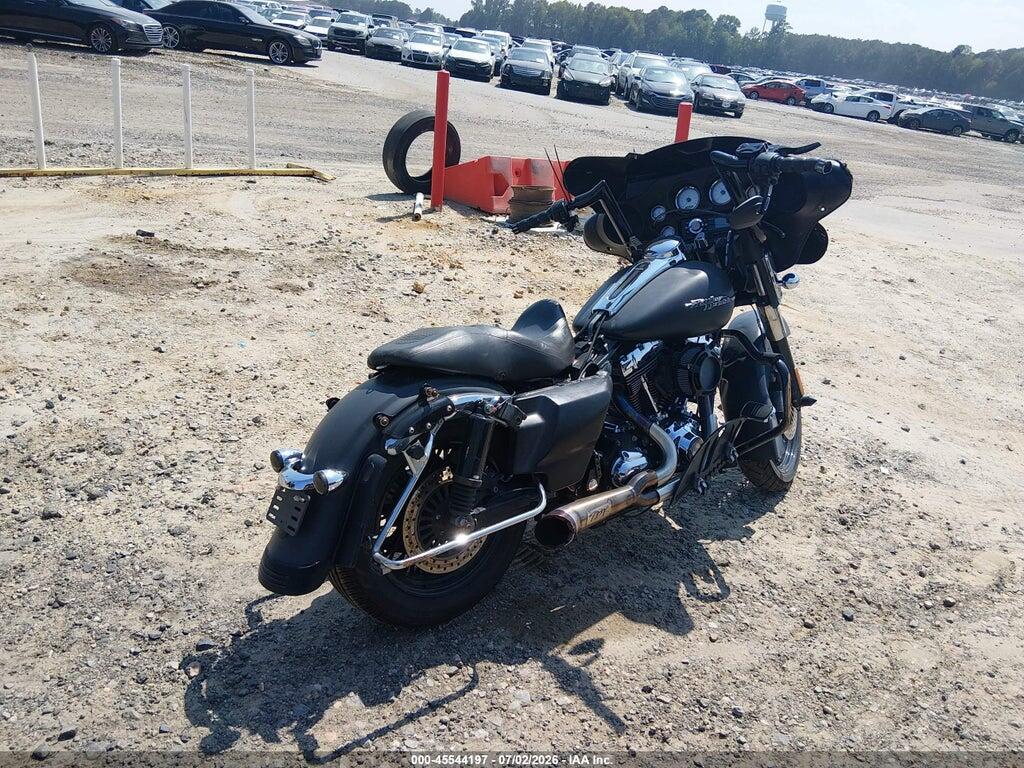1HD1KB412AB672904 2010 HARLEY-DAVIDSON FLHX photo no. 4