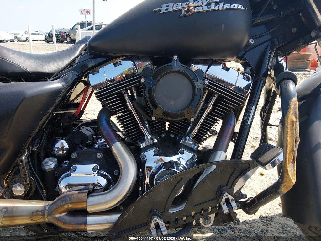 1HD1KB412AB672904 2010 HARLEY-DAVIDSON FLHX photo no. 8