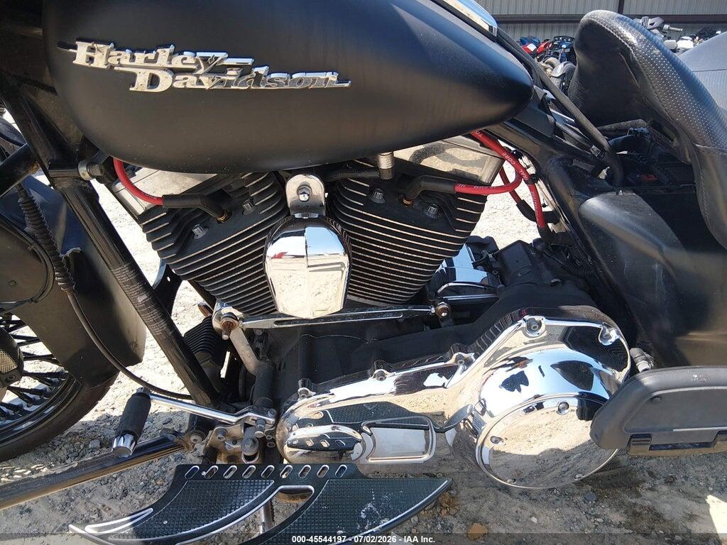 1HD1KB412AB672904 2010 HARLEY-DAVIDSON FLHX photo no. 9