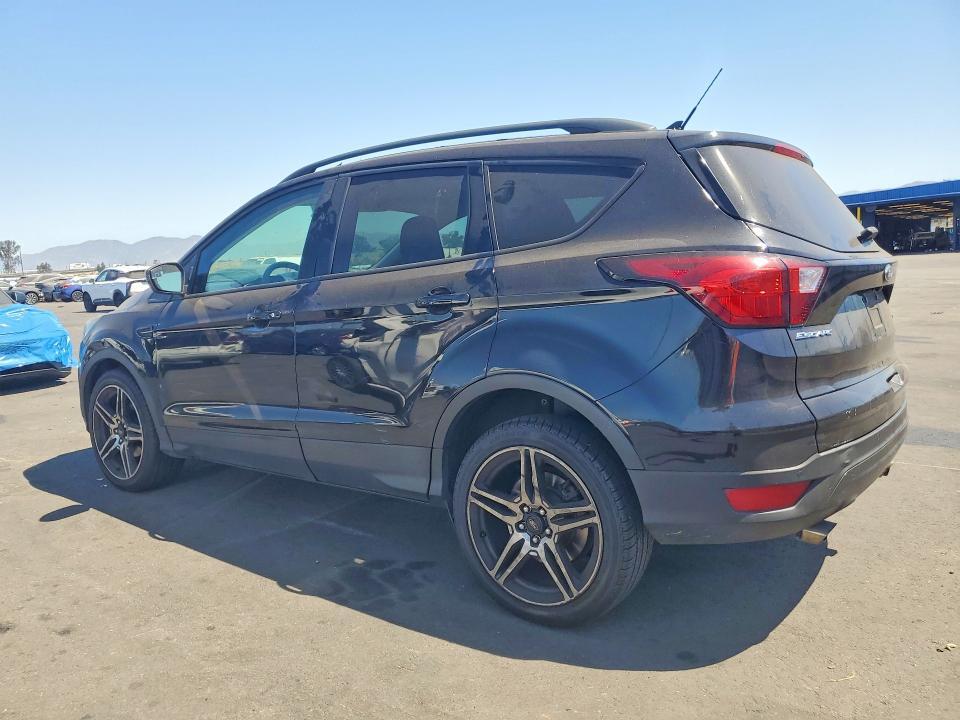 2019 FORD ESCAPE SEL — Фото 2 из 14