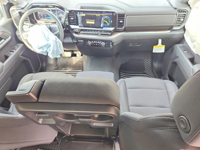 2026 CHEVROLET SILVERADO C1500 LT — Фото 8 из 12