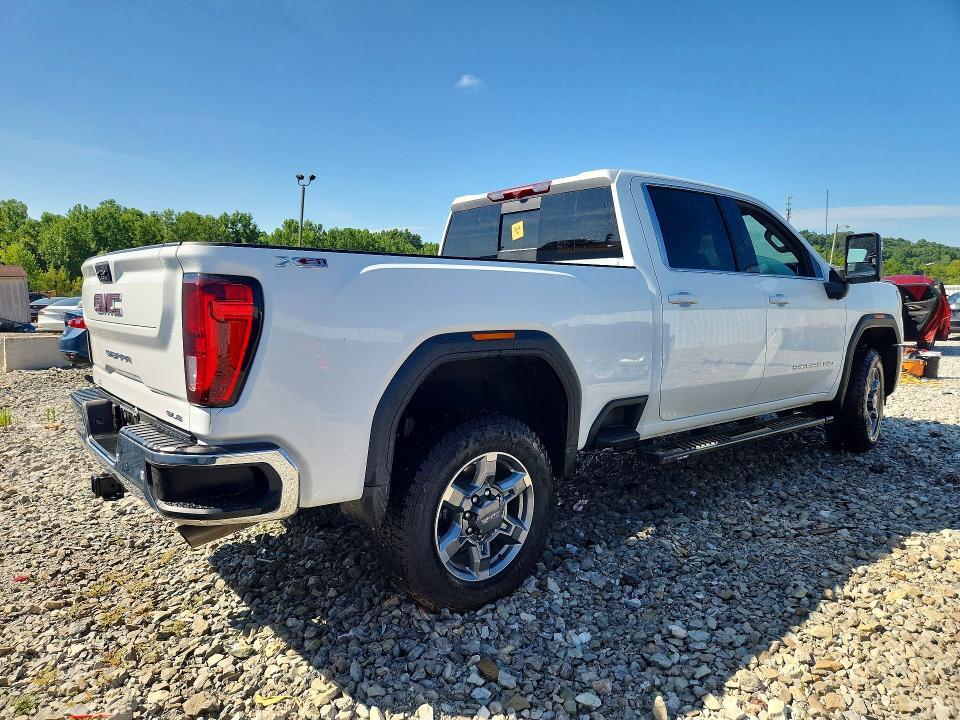 2026 GMC SIERRA K2500 SLE — Фото 3 из 12