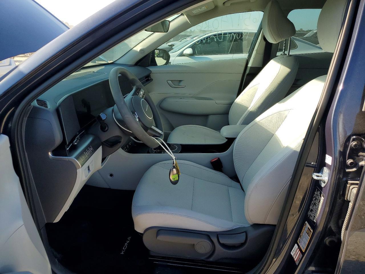2026 HYUNDAI KONA SE — Фото 7 из 13