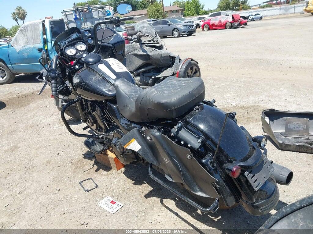 1HD1KH417AB620137 2010 HARLEY-DAVIDSON FLTRX photo no. 3