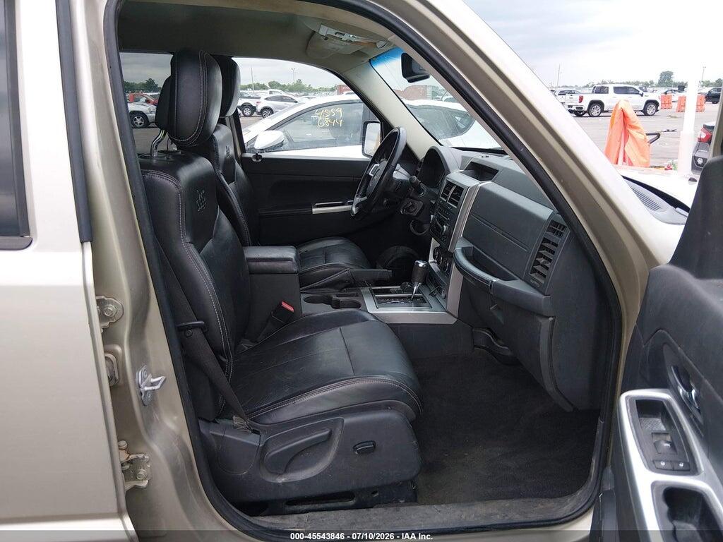 1J4PN5GK4AW136886 2010 JEEP LIBERTY photo no. 5