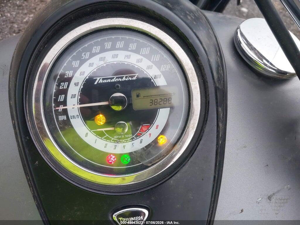 SMTB03WF4EJ609777 2014 TRIUMPH MOTORCYCLE THUNDERBIRD photo no. 7