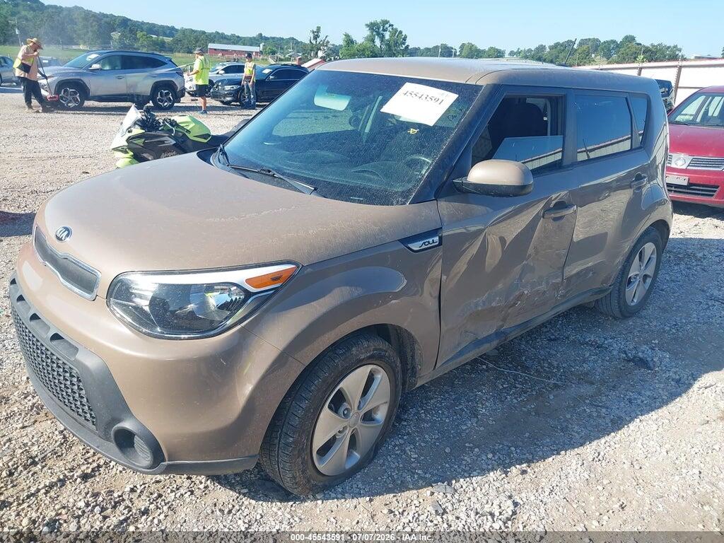 KNDJN2A25F7215939 2015 KIA SOUL photo no. 2